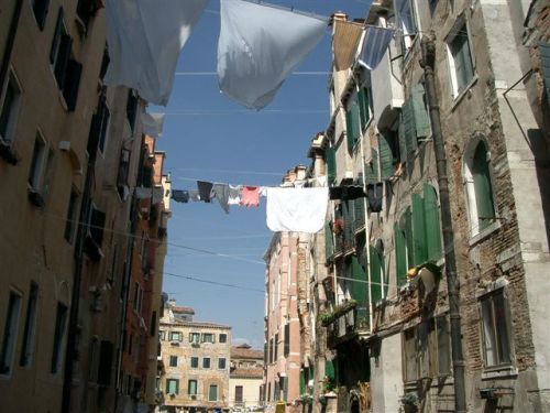 Salah satu ghetto di daerah Italia